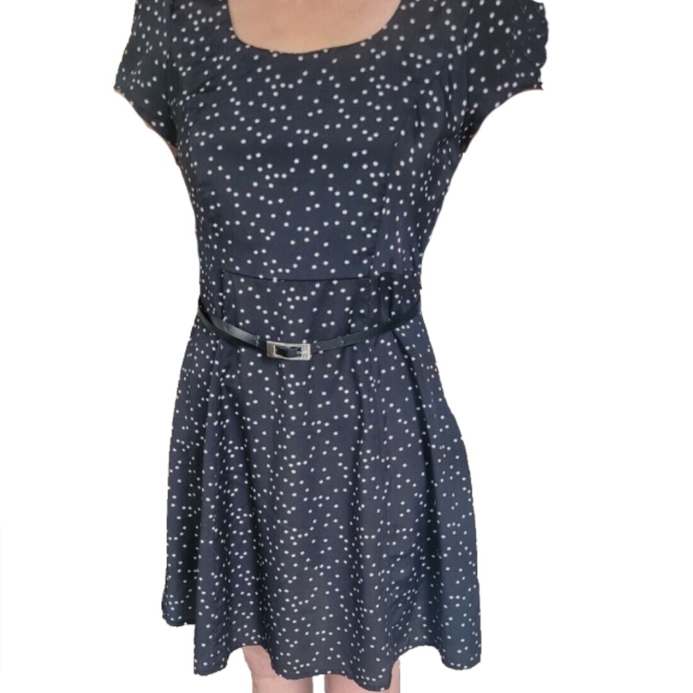 Forever 21 Dress Size Small – Includes Patent Leather Belt